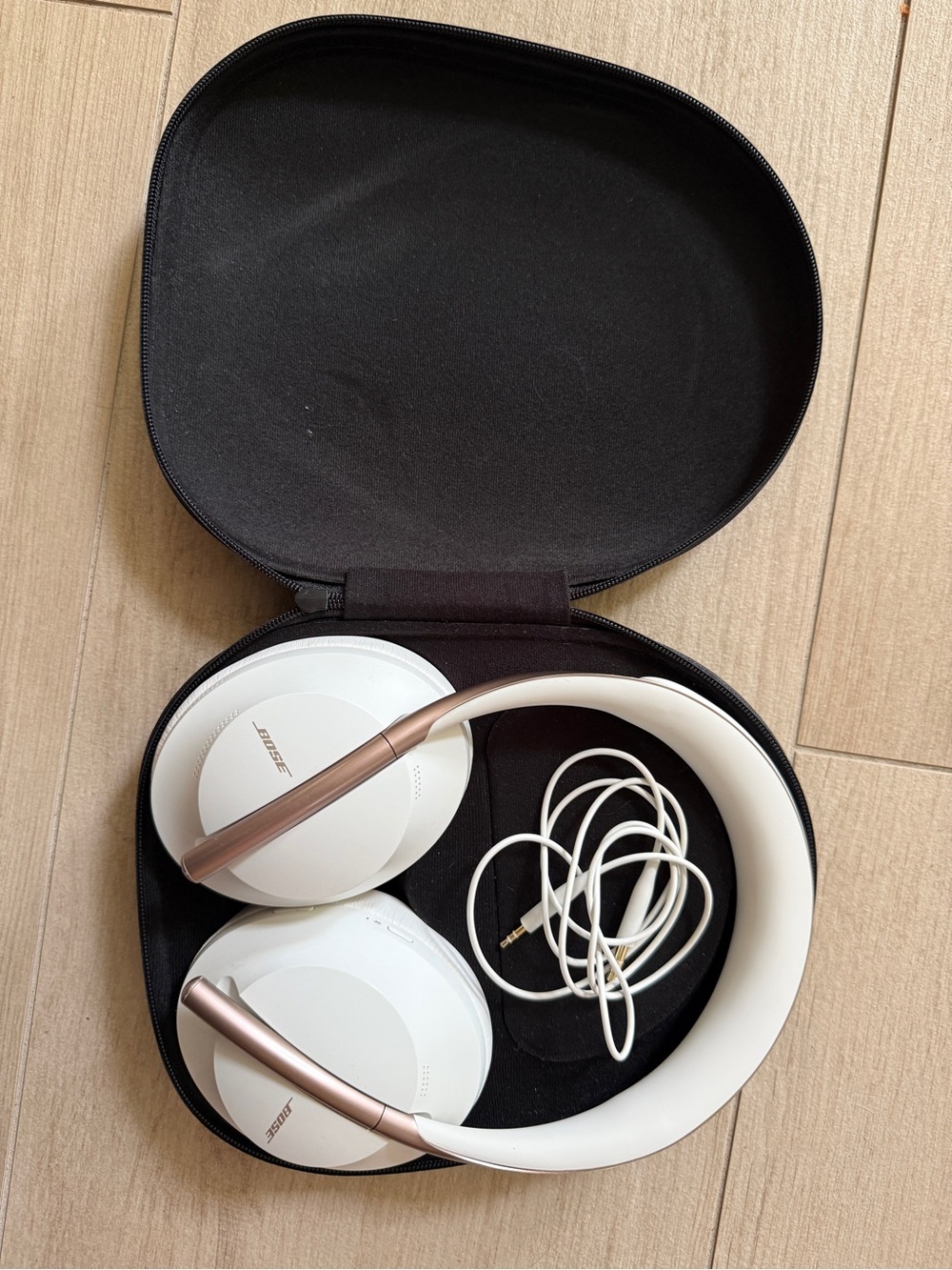 BOSE 700 Noise Cancelling Headphones Limited Edition: Soapstone & Rose Gold